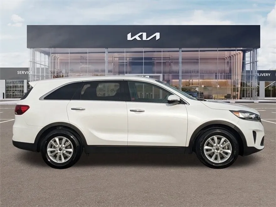 2019 Kia Sorento LX photo 1