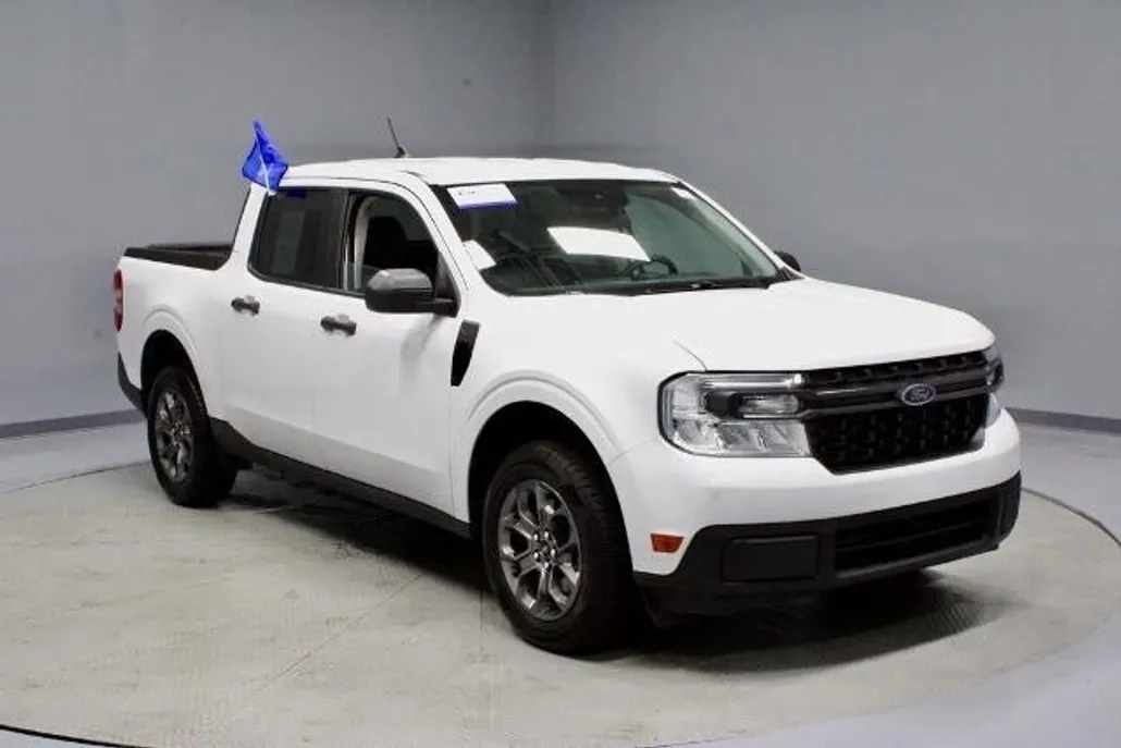 2024 Ford Maverick XLT photo 1