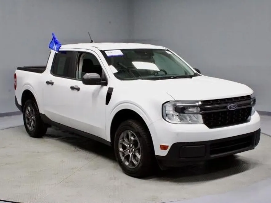 2024 Ford Maverick XLT photo 1