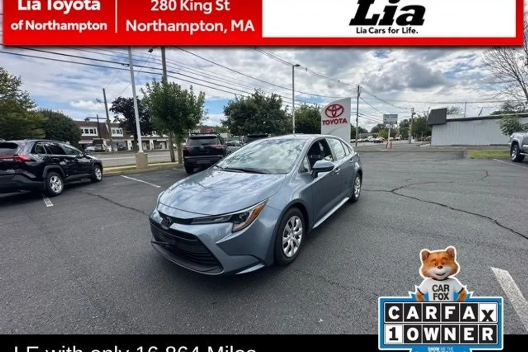 2024 Toyota Corolla LE photo 1
