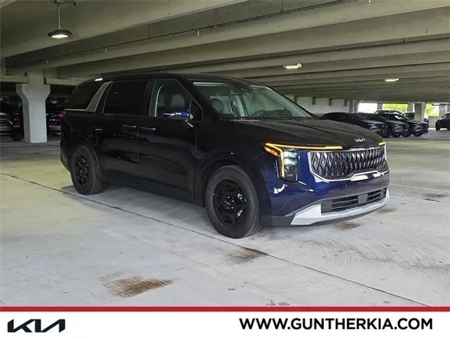 2025 Kia Carnival LXS photo 1