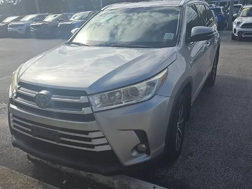 2017 Toyota Highlander Hybrid XLE photo 1