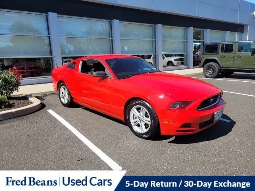 2014 Ford Mustang V6 photo 1