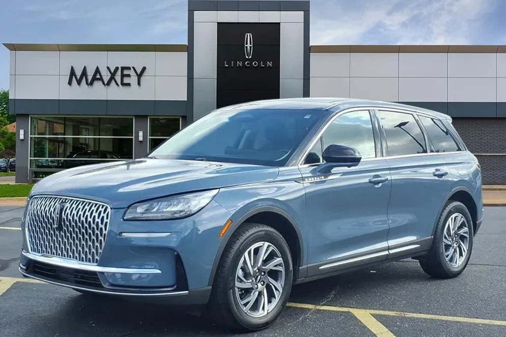 2023 Lincoln Corsair Standard photo 1