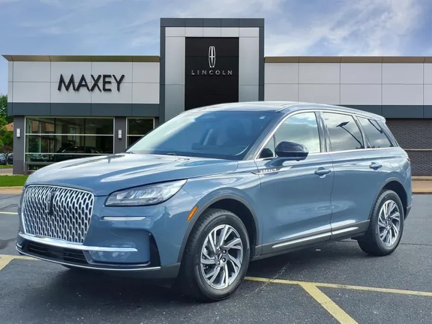 2023 Lincoln Corsair Standard photo 1