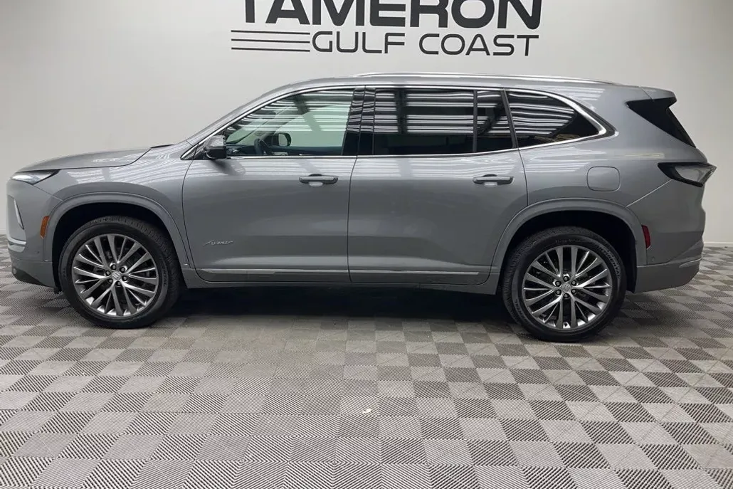 2026 Buick Enclave Avenir photo 1