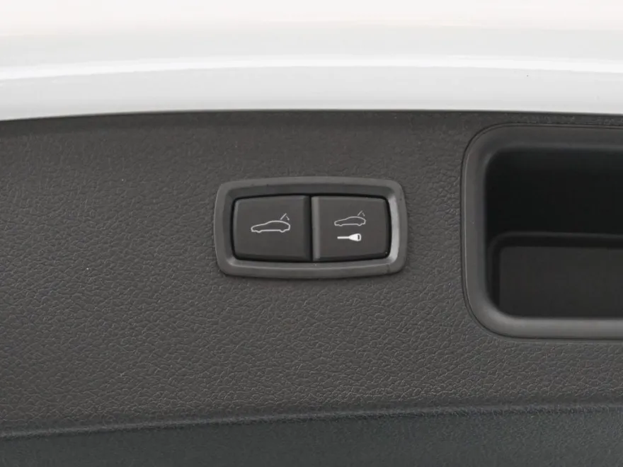 2024 Porsche Macan Base photo 42