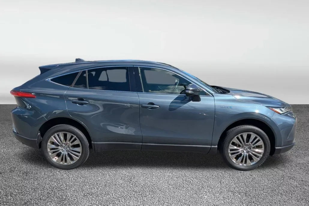 2021 Toyota Venza photo 1
