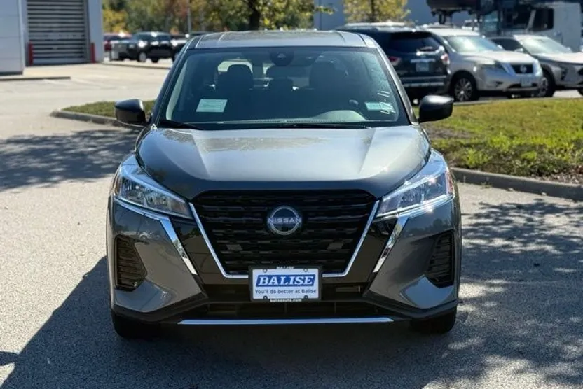 2025 Nissan Kicks Play S photo 1