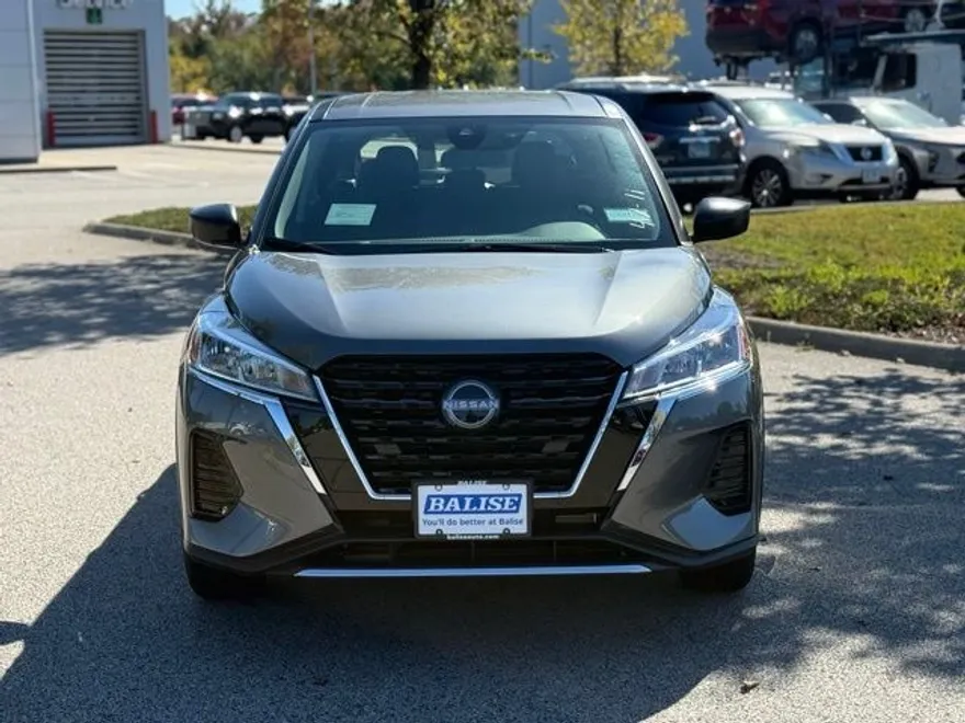 2025 Nissan Kicks Play S photo 1