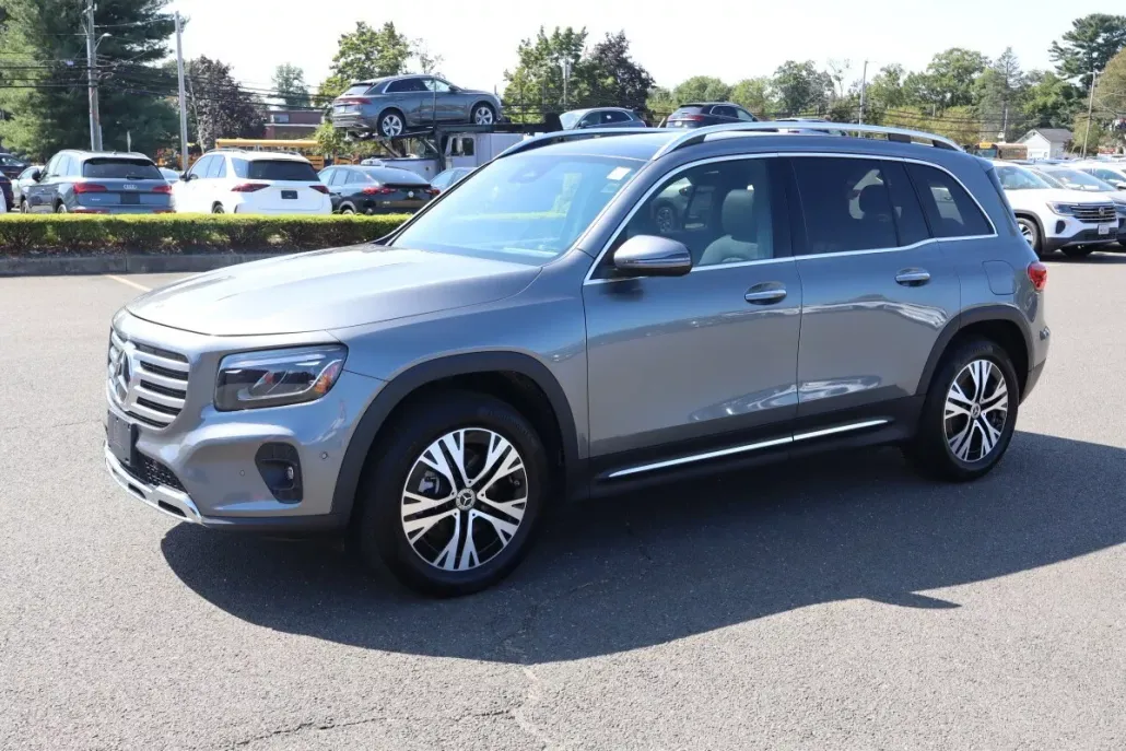 2024 Mercedes Benz GLB 250 4MATIC photo 1