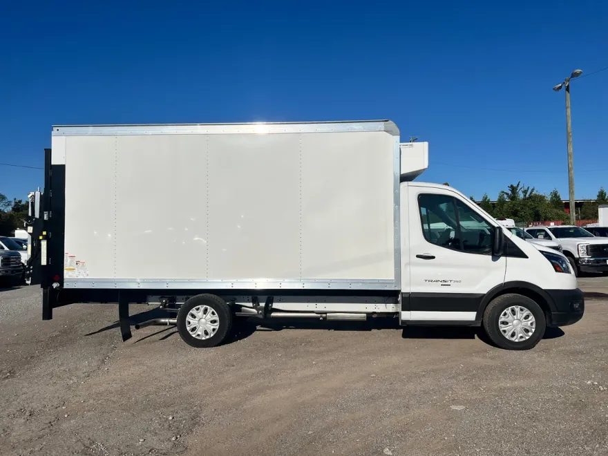 2023 Ford Transit Chassis Cutaway photo 1