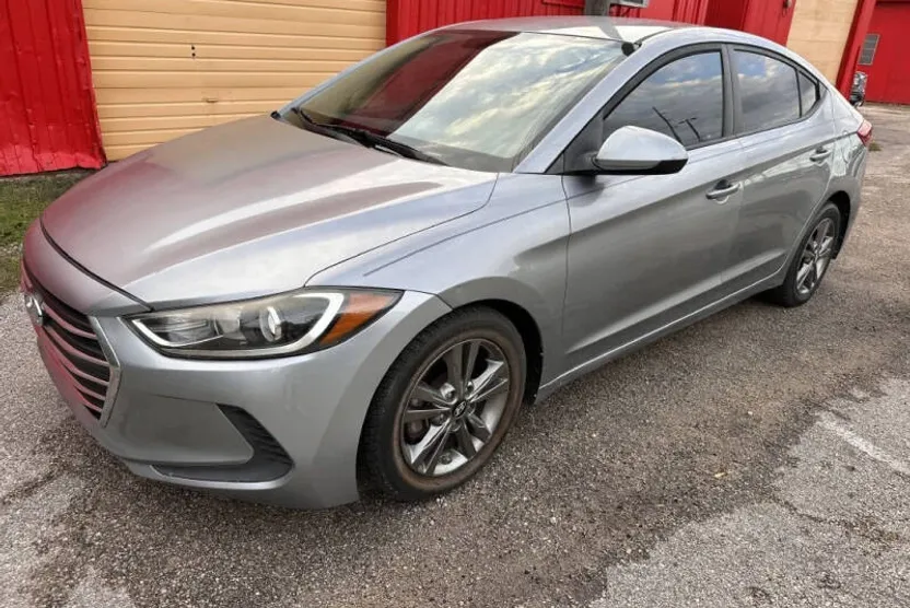 2017 Hyundai Elantra SE photo 1