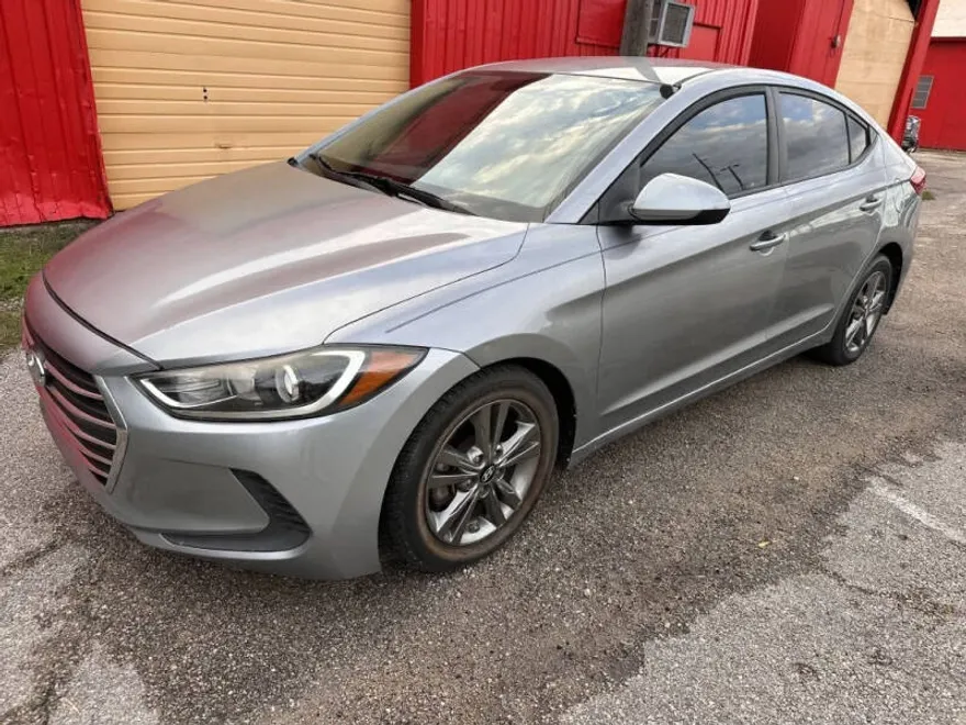 2017 Hyundai Elantra SE photo 1