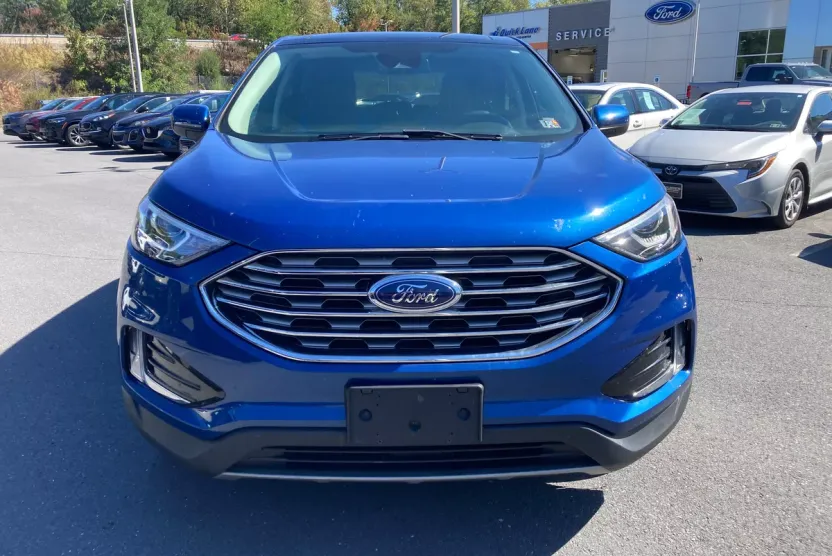 2021 Ford Edge SEL photo 1