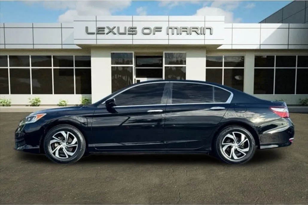 2016 Honda Accord LX photo 1