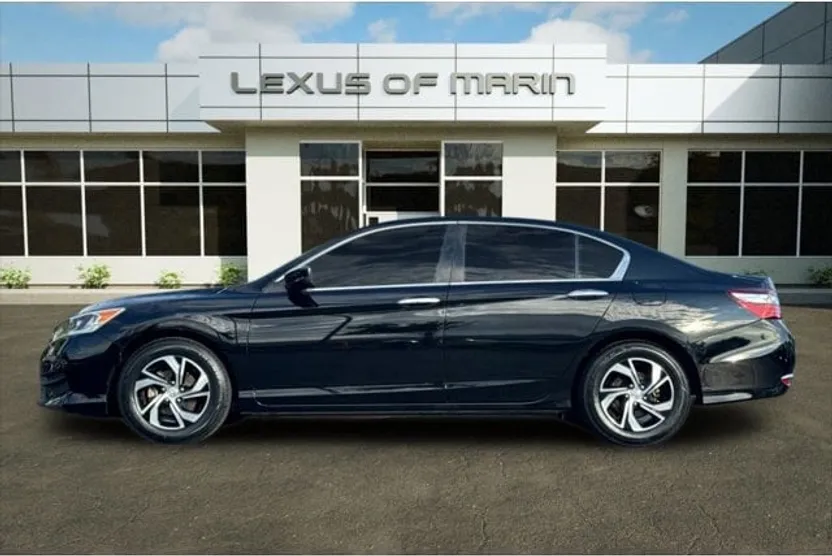 2016 Honda Accord LX photo 1