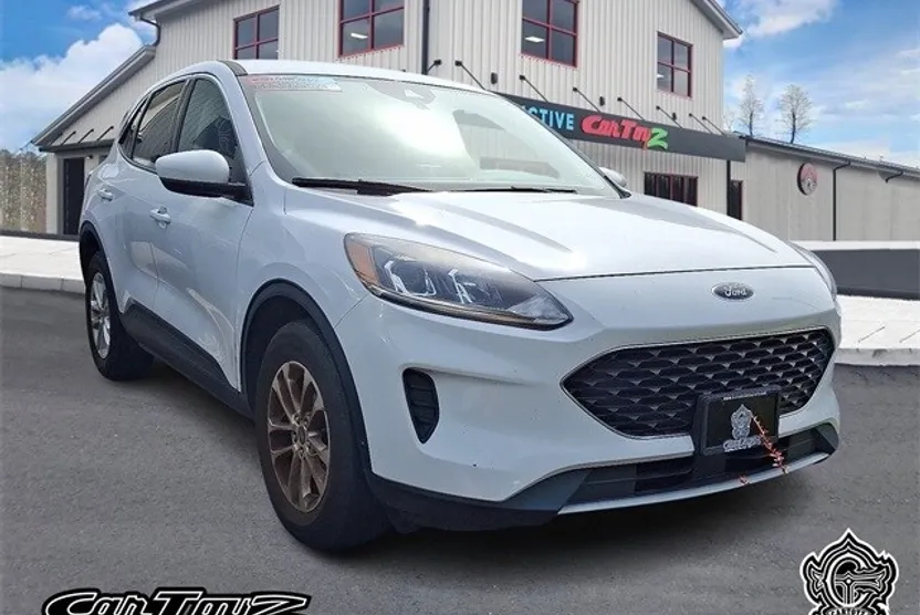 2021 Ford Escape SE photo 1