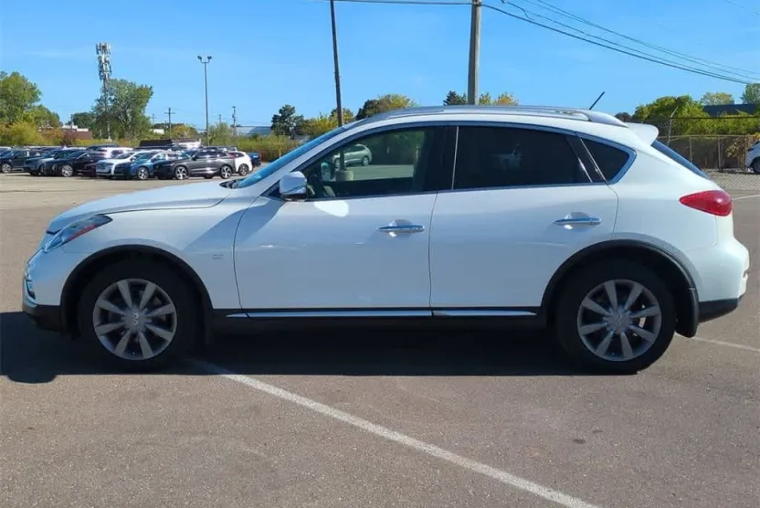 2016 Infiniti QX50 Premium photo 1