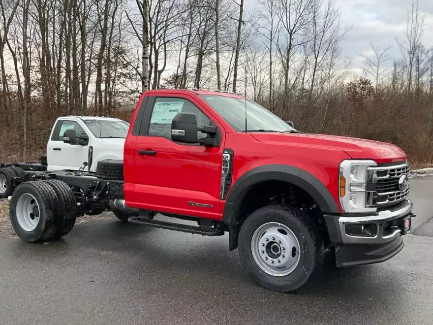 2024 Ford F-600 photo 1