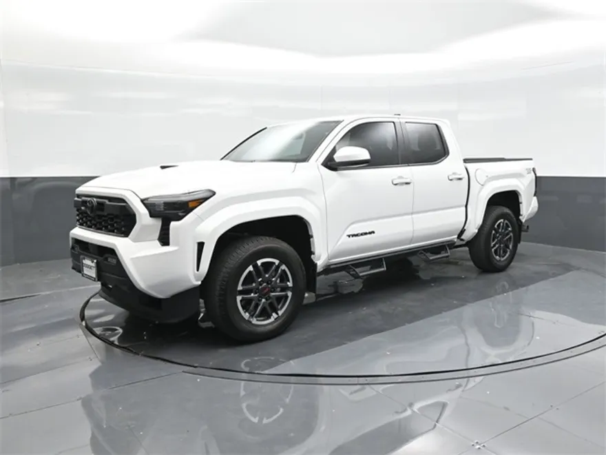2024 Toyota Tacoma TRD Sport photo 1
