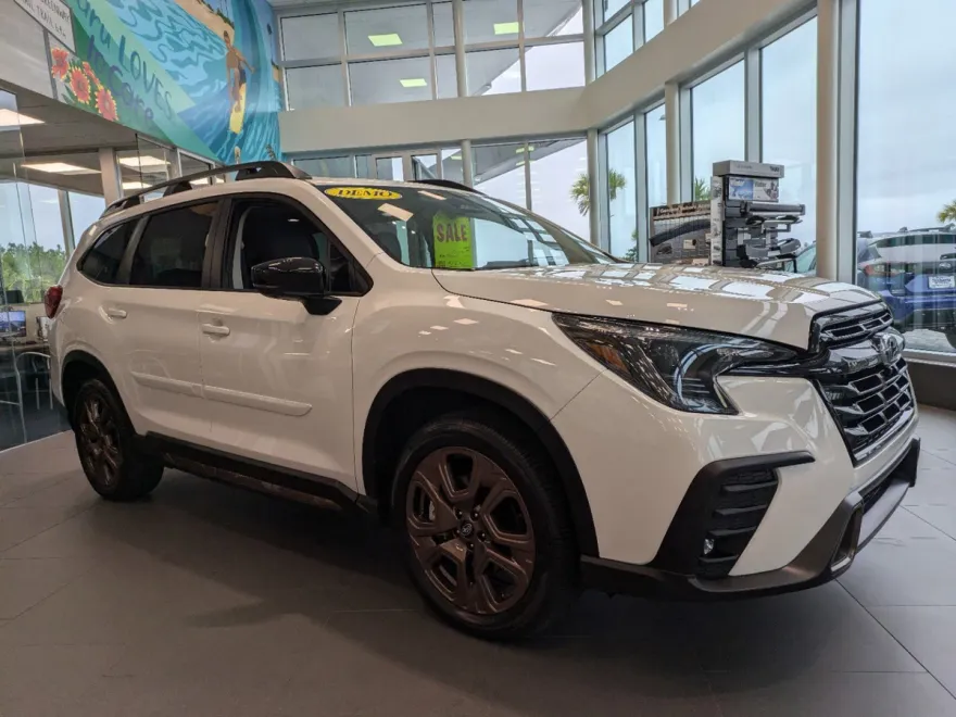 2025 Subaru Ascent Limited photo 1