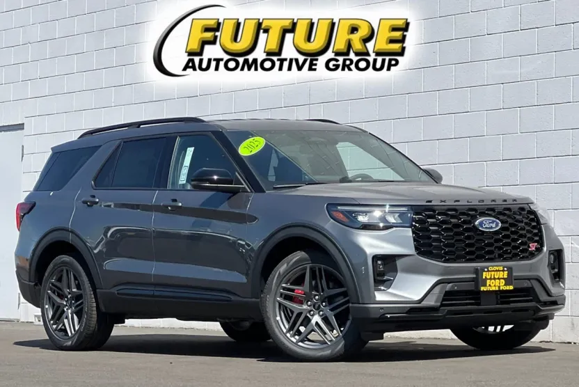2025 Ford Explorer ST photo 1