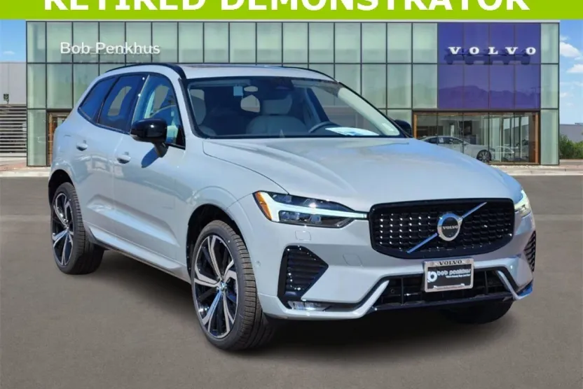 2025 Volvo XC60 B5 Hybrid photo 1