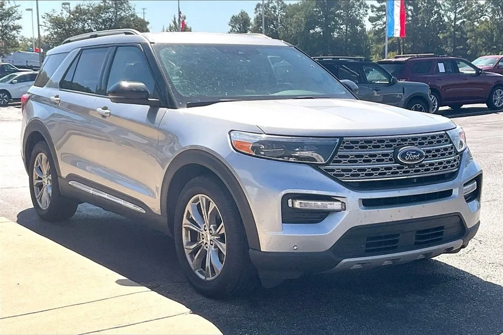 2022 Ford Explorer Limited photo 1
