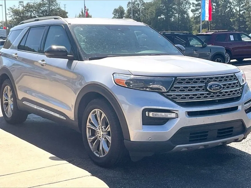 2022 Ford Explorer Limited photo 1