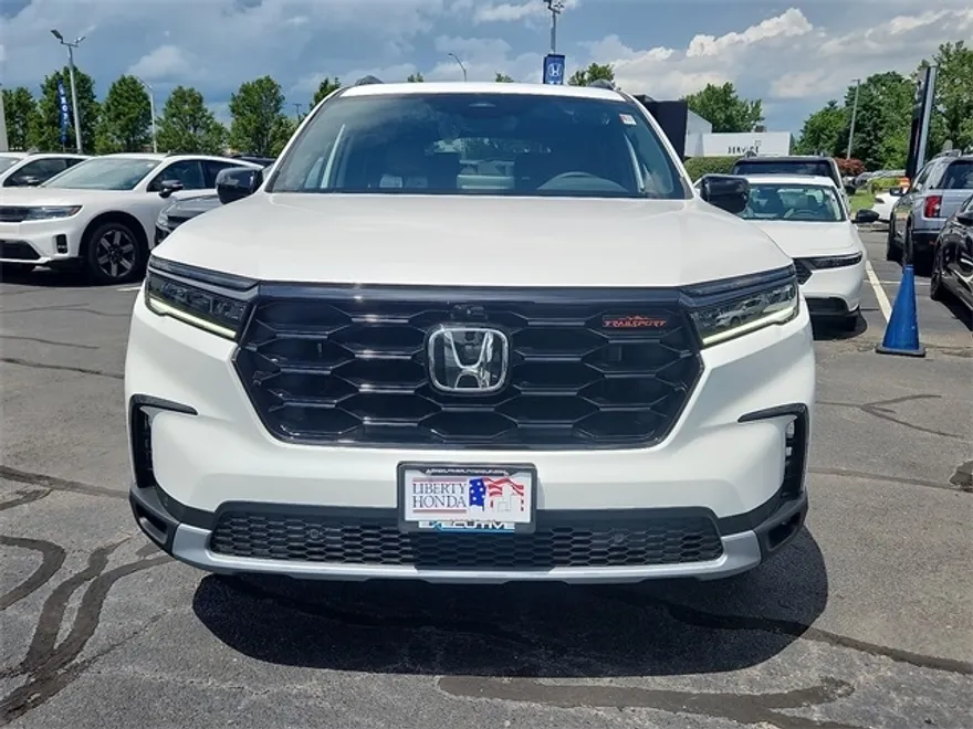 2025 Honda Pilot TrailSport photo 1