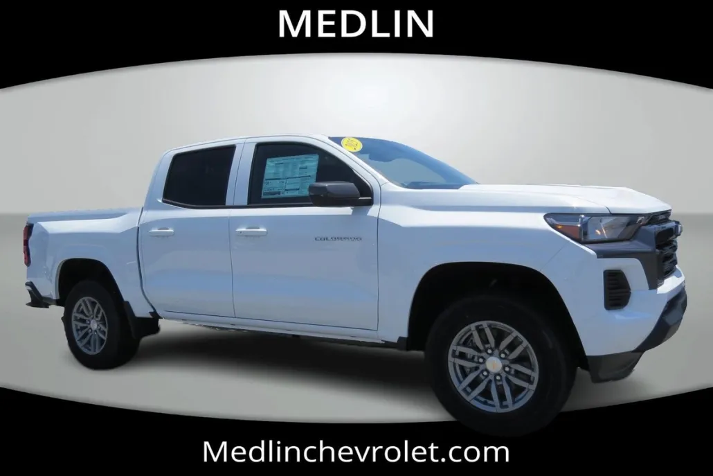 2025 Chevrolet Colorado Work Truck LT photo 1