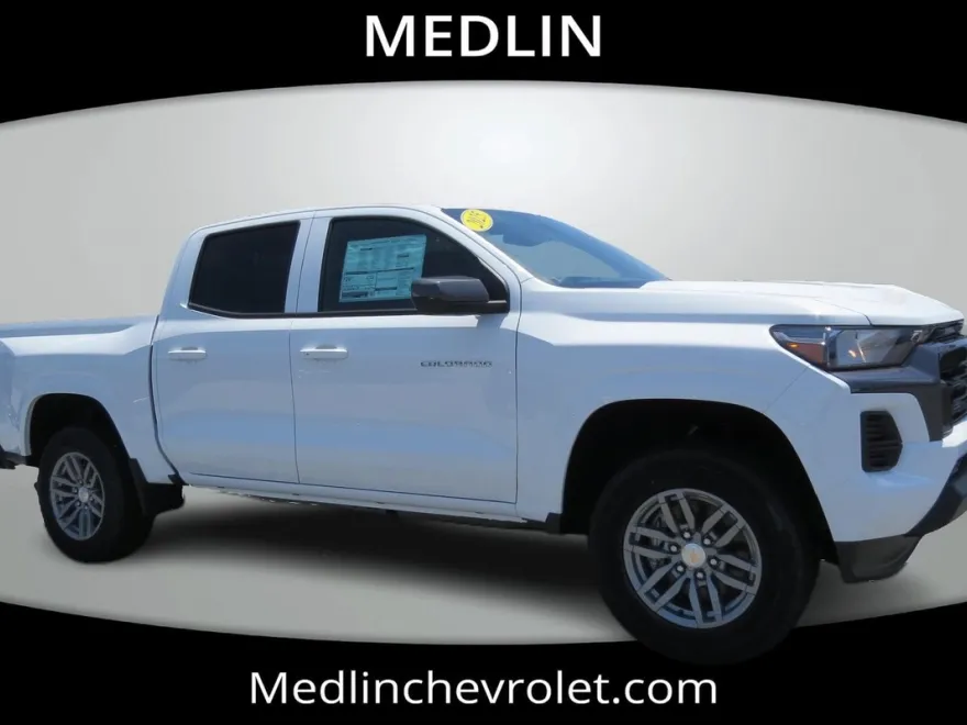 2025 Chevrolet Colorado Work Truck LT photo 1