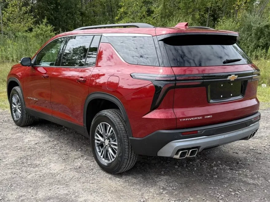 2026 Chevrolet Traverse photo 1