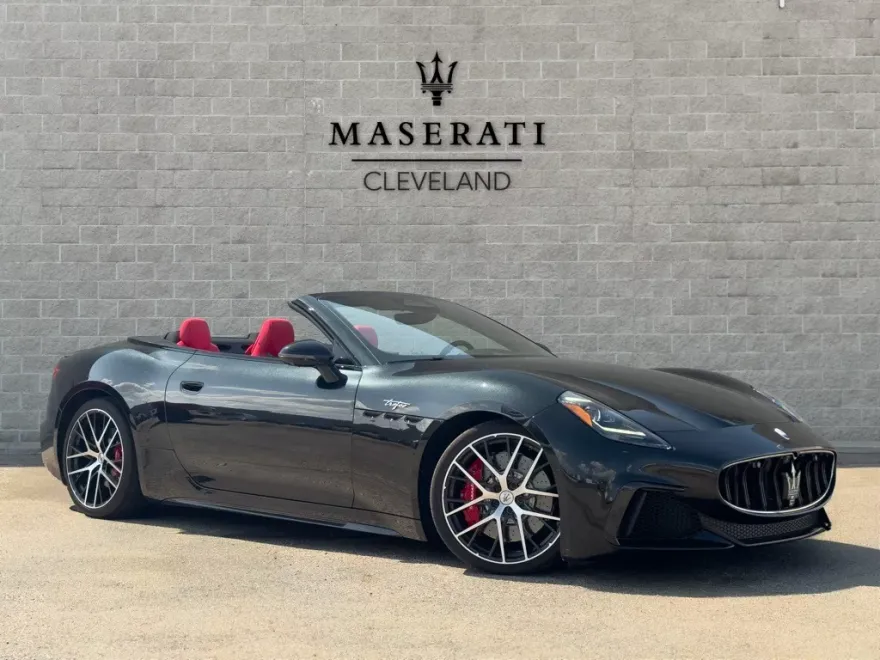 2024 Maserati Grancabrio photo 1