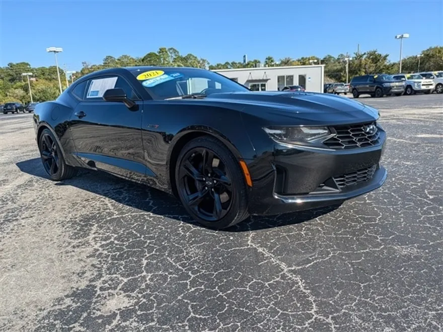 2021 Chevrolet Camaro LT1 photo 1