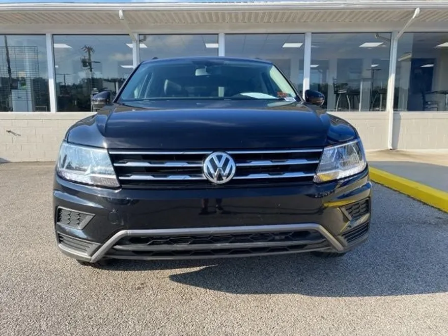 2021 Volkswagen Tiguan SE photo 1