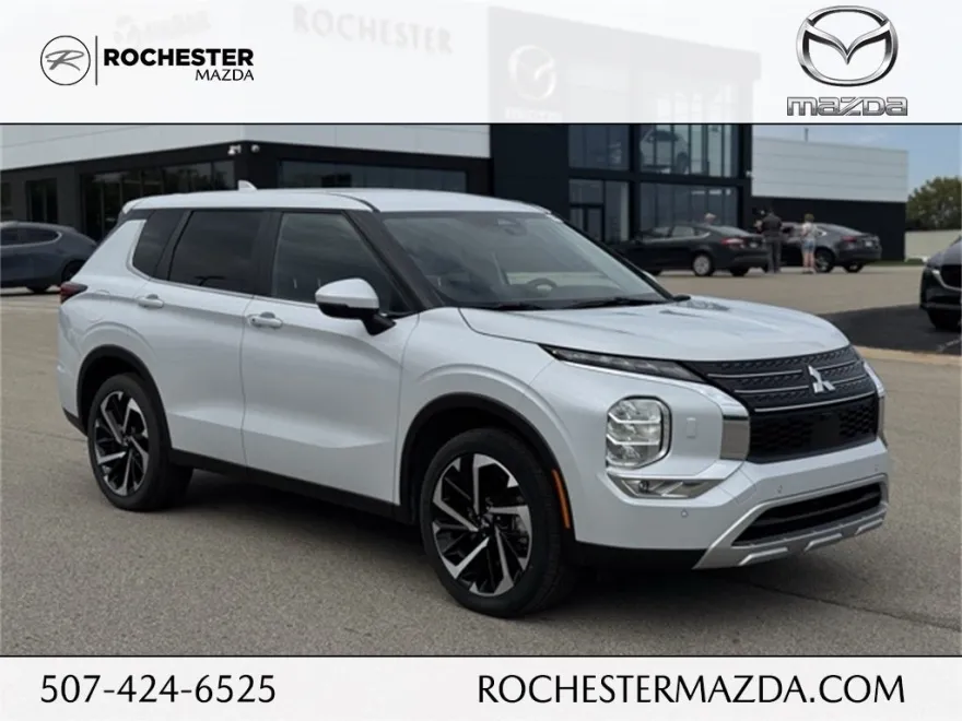 2024 Mitsubishi Outlander SE photo 1