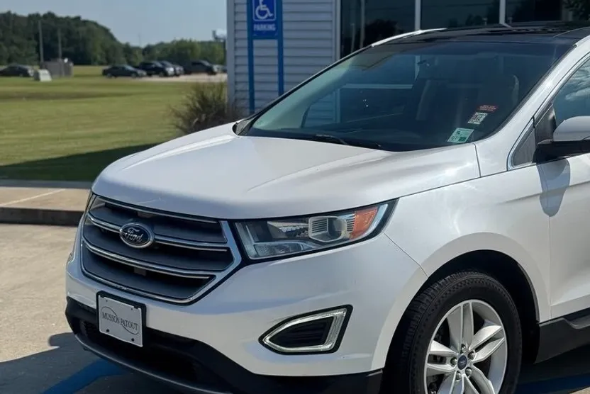 2016 Ford Edge SEL photo 1