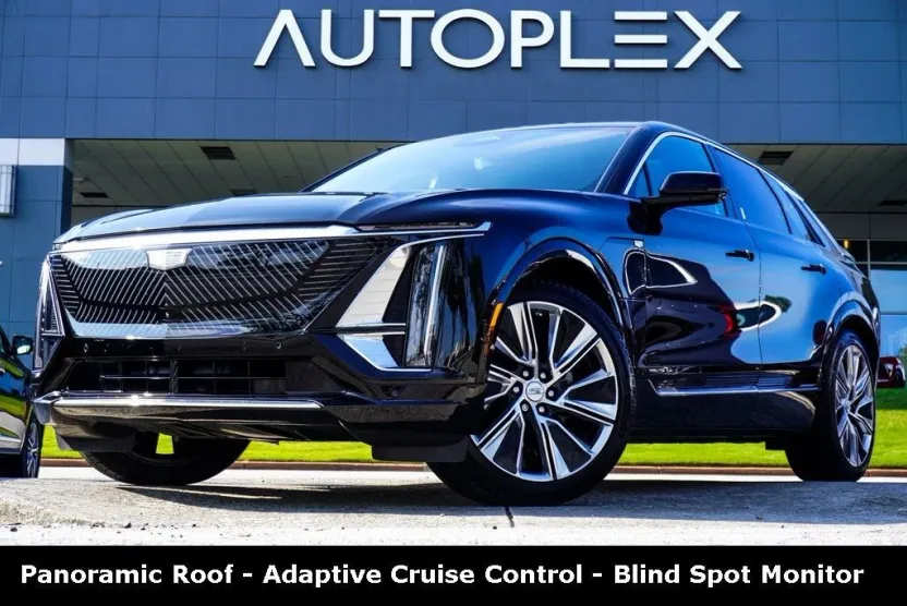 2024 Cadillac Lyriq Luxury photo 1