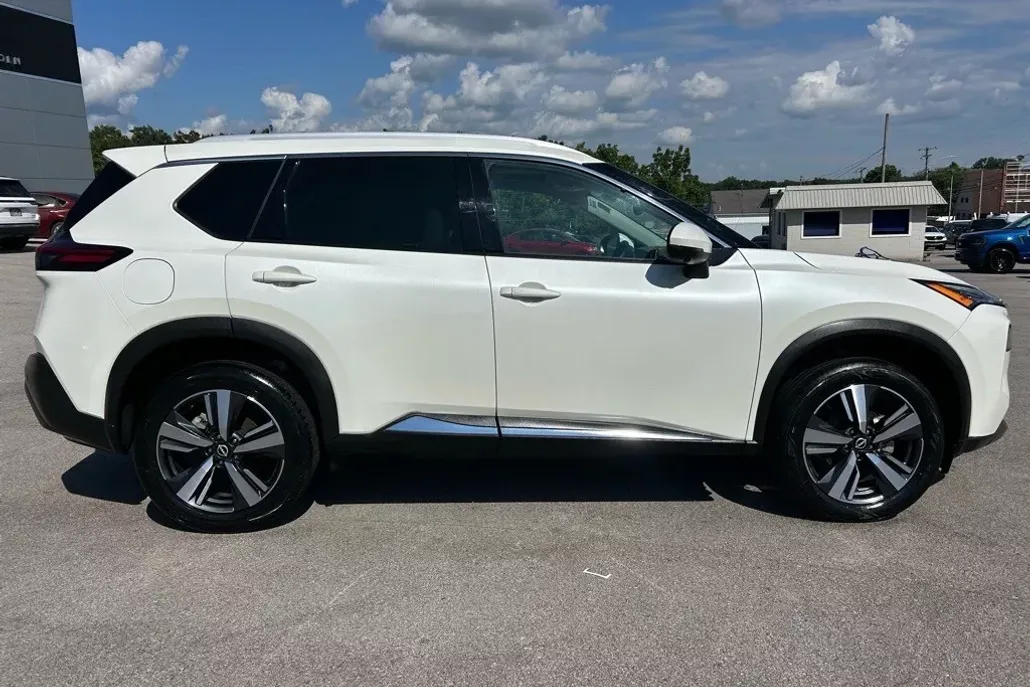 2023 Nissan Rogue SL AWD photo 1