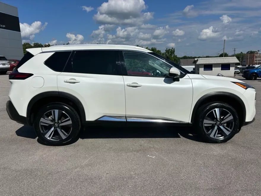 2023 Nissan Rogue SL AWD photo 1