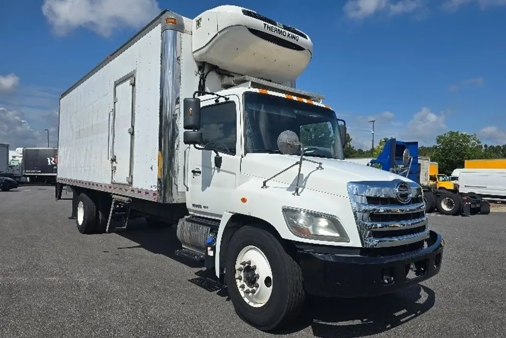 2019 Hino Conventional Type Truck photo 1
