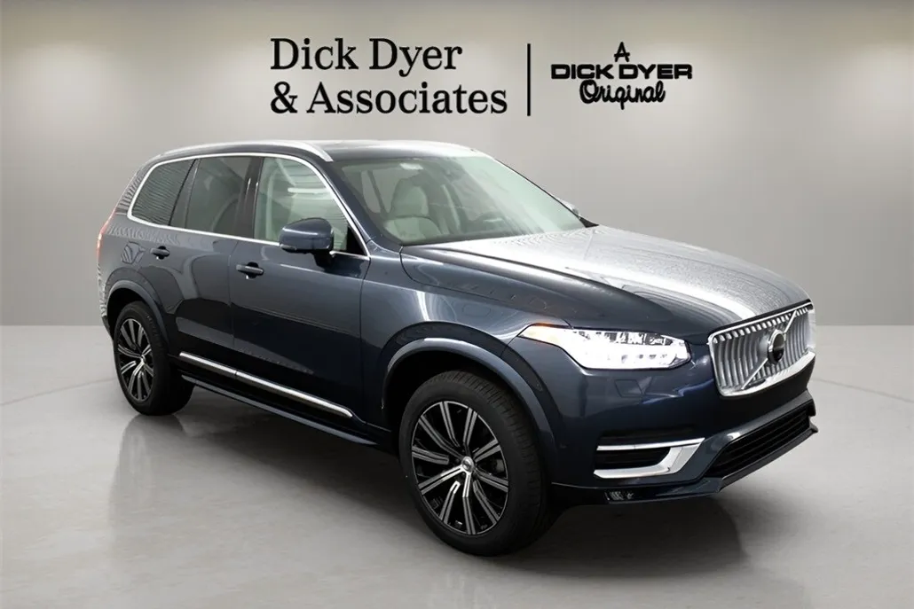2025 Volvo XC90 Plus photo 1