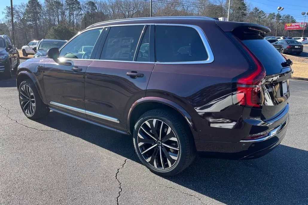 2025 Volvo XC90 T8 photo 1