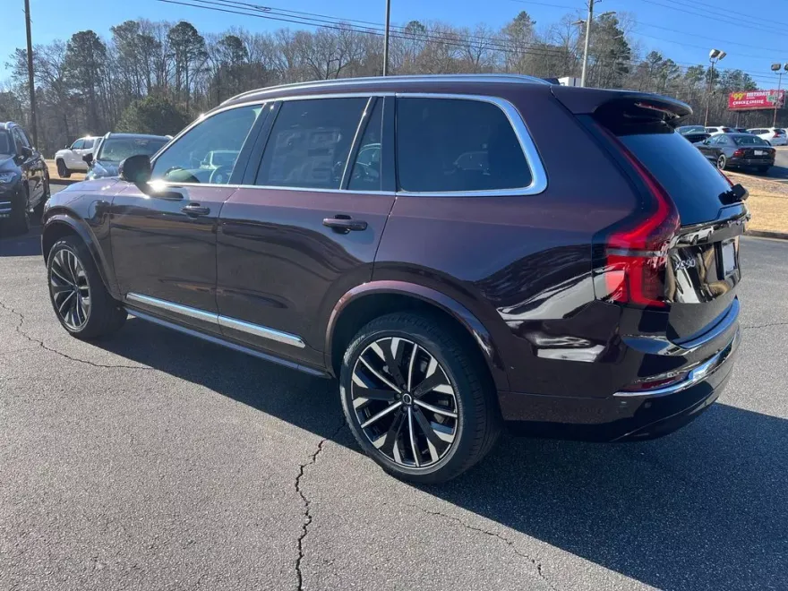 2025 Volvo XC90 T8 photo 1