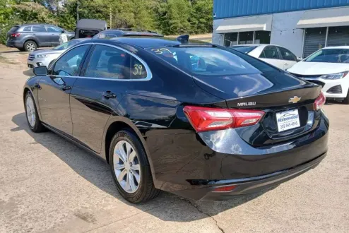 2021 Chevrolet Malibu 1LT photo 2