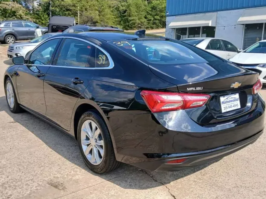 2021 Chevrolet Malibu 1LT photo 2