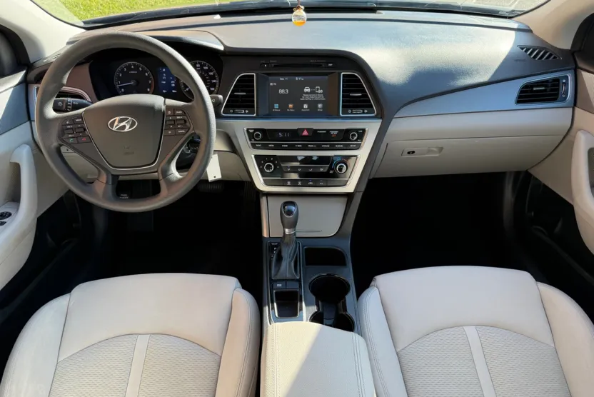 2017 Hyundai Sonata Base photo 1