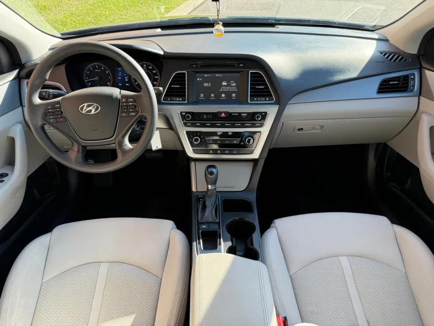 2017 Hyundai Sonata Base photo 1